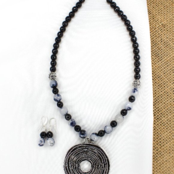 Silver Pendant Necklace With Agate Beads Earrings - Picture 2 of 2